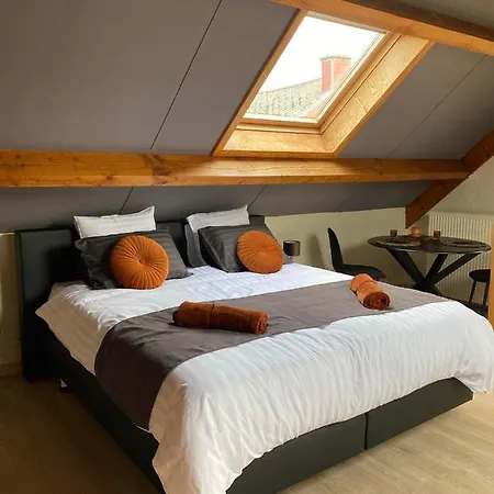 Au Refuge Du Bois Bed and Breakfast