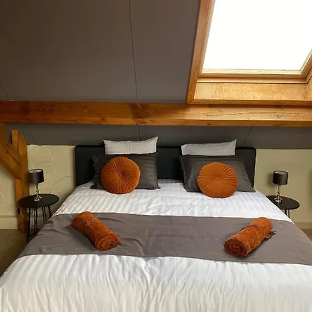 Au Refuge Du Bois *